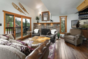 Four O Clock Lodge Condo Ski In Walk to Main Street and Lifts Breckenridge